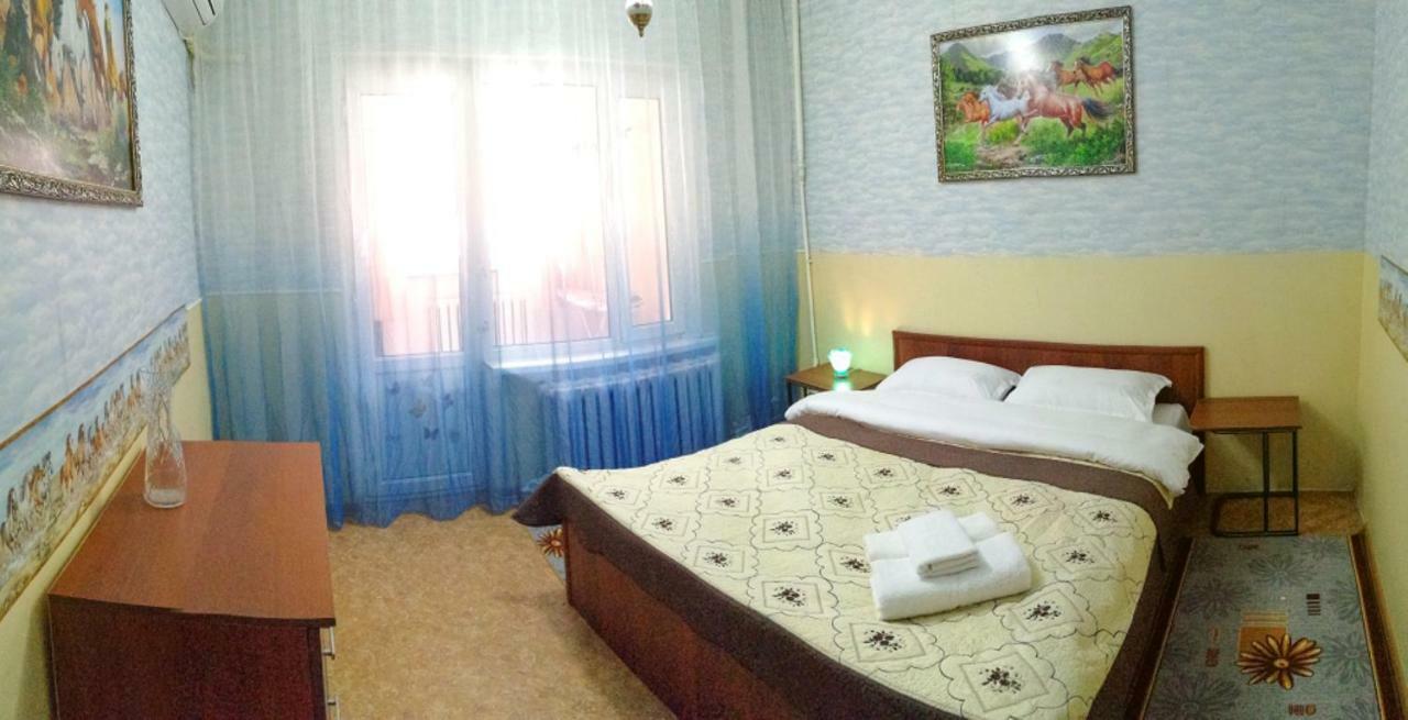 Апартаменты На Улице Розыбакиева, 275-2 Alma-Ata Buitenkant foto